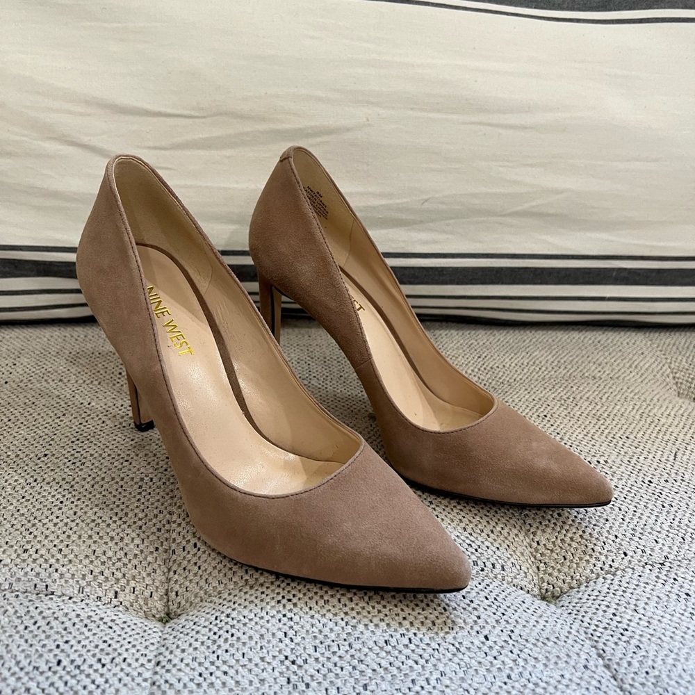Nine West Suede Nude Pumps size 6